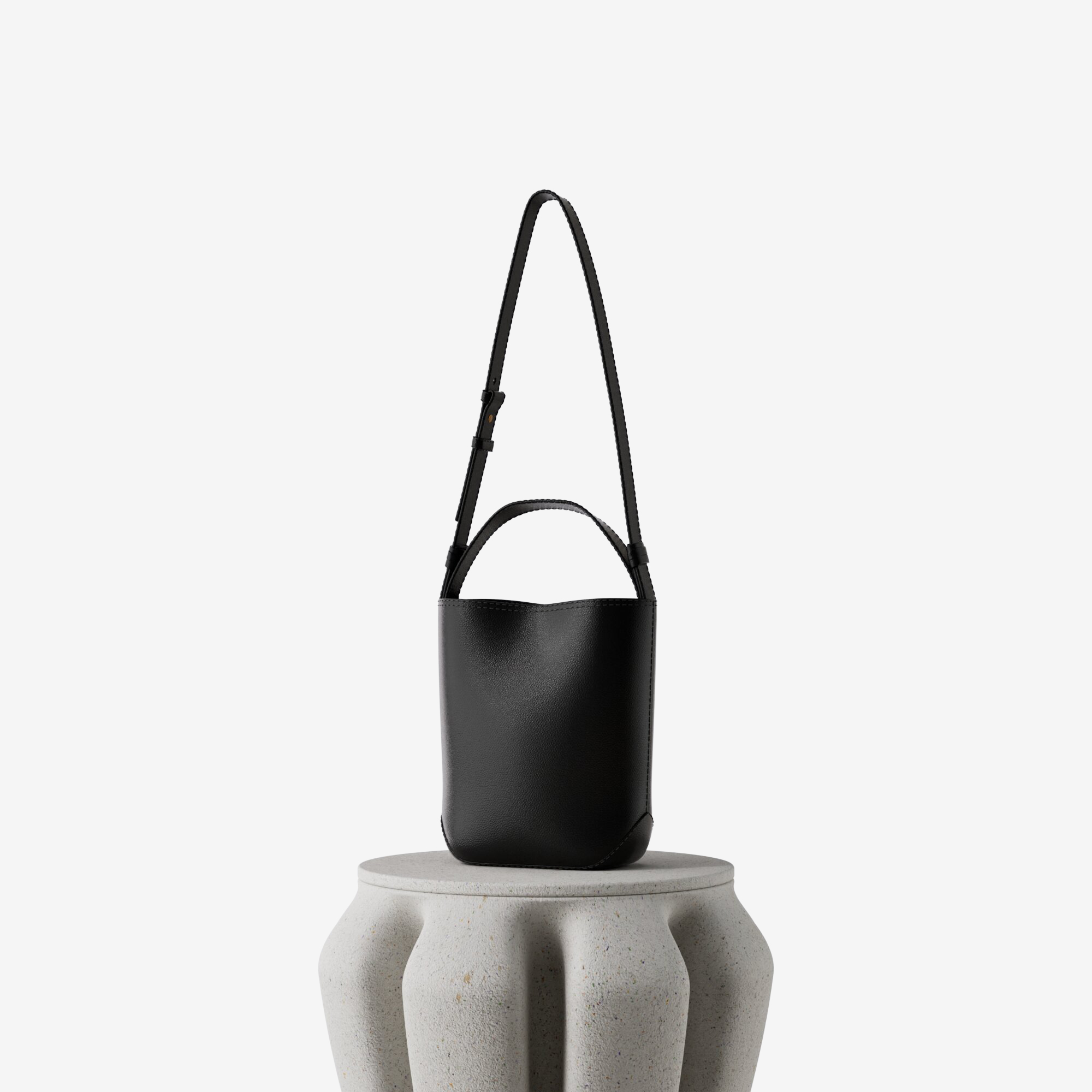 VANTESSA - The Liora Noir Bucket Bag