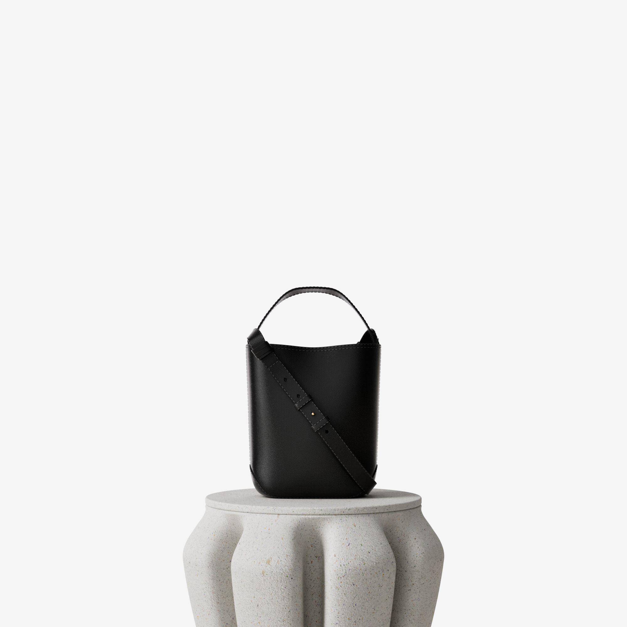 VANTESSA - The Liora Noir Bucket Bag